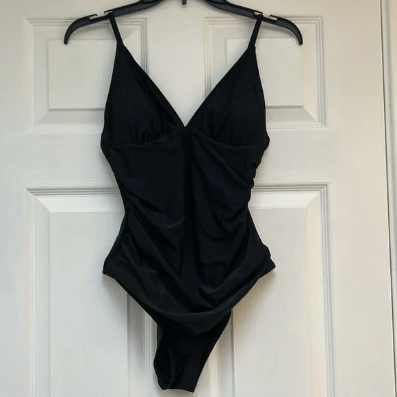 Cupshe V Neck Shirring One Piece Swimsuit-Size M  NWT - Picture 1 of 7